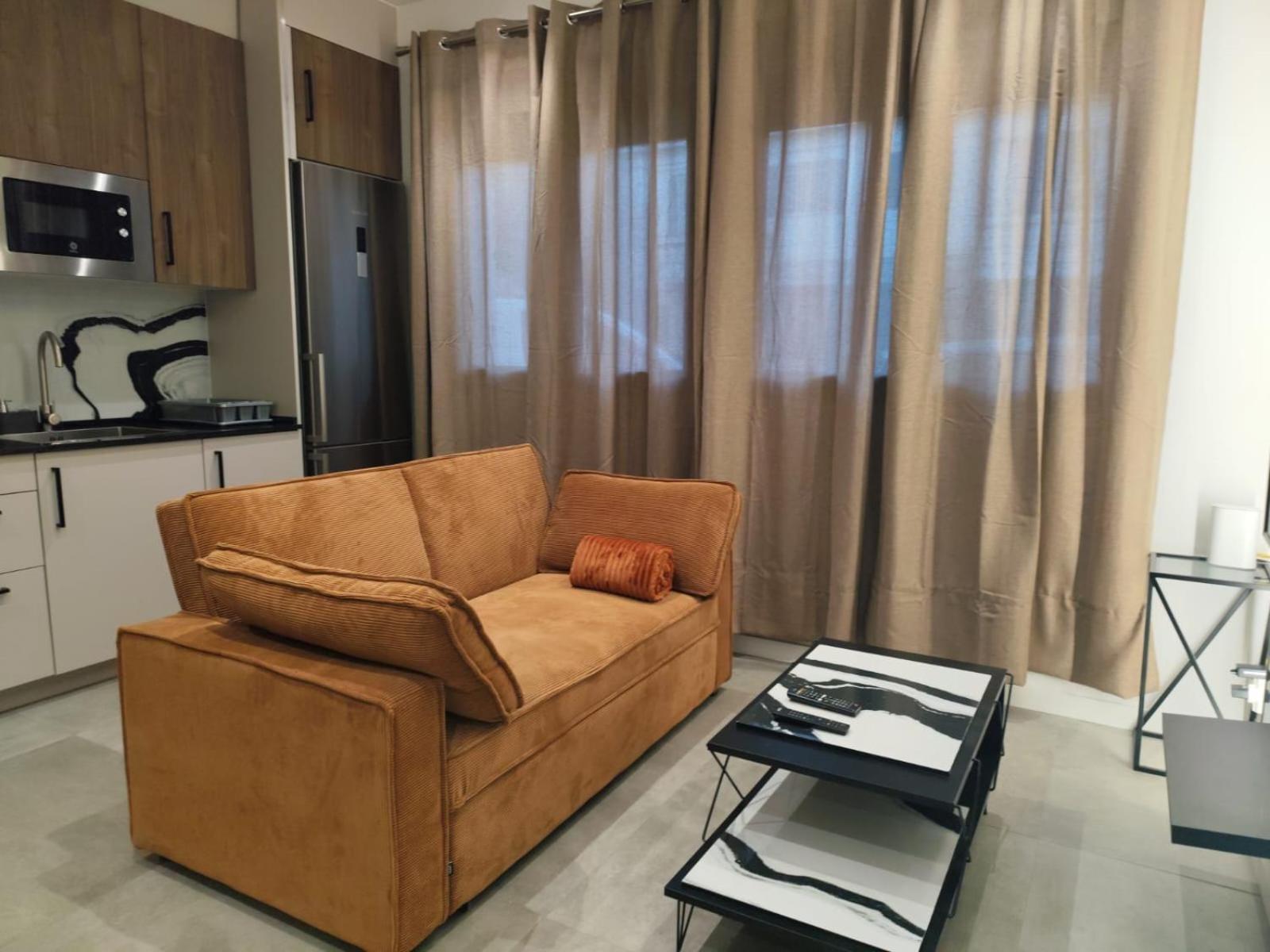 Amplio Estudio En Appartement