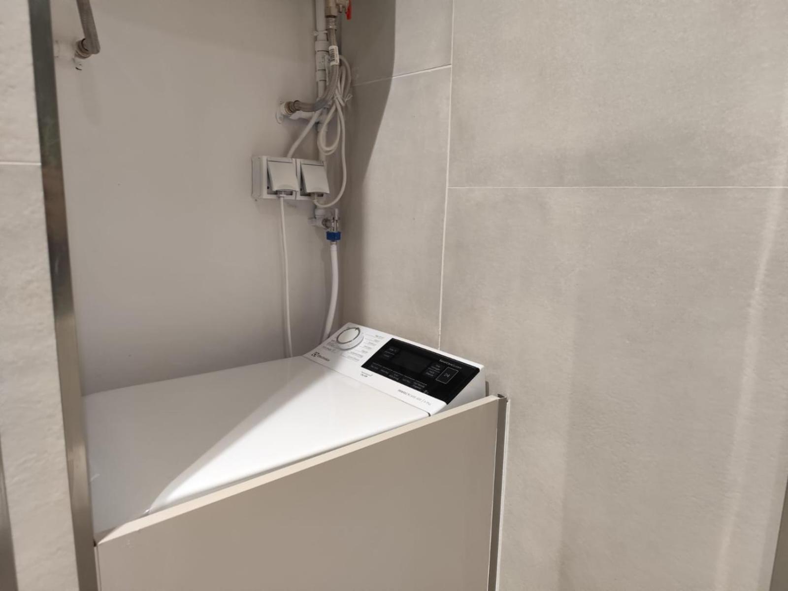 Amplio Estudio En Appartement *